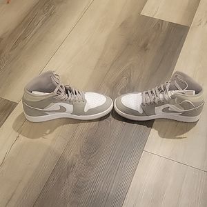 Mens Authentic Air Jordans-excellent condition